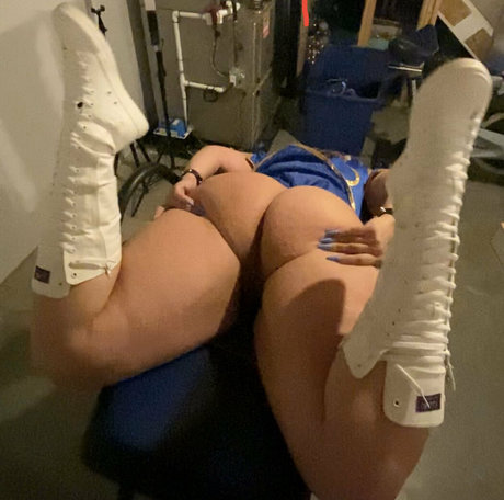 raventhick 1 pretty pornstar pictures