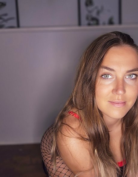 thereealrose model art galleries