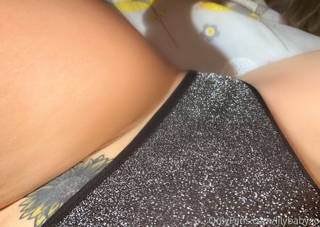 lilybabyxo model sexy pics