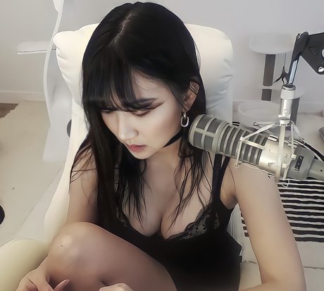 AriaSaki beautiful actress picture