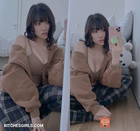 hooters onlyfans sexy naked picture