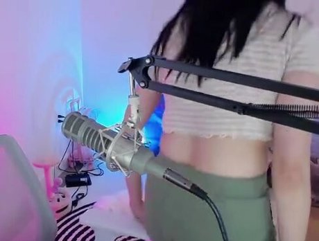 AriaSaki naked actress img