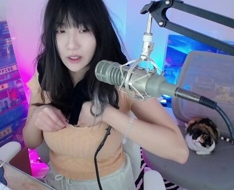 lesbian anal strapon onlyfans sexy nude photos