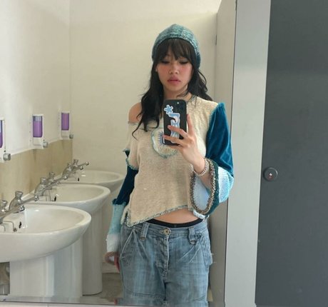 dripping wet pussy onlyfans erotic image