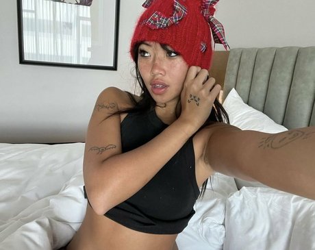 Radvxz model nudes picture