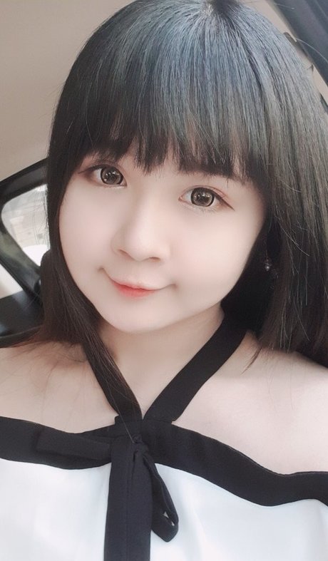 Clarissa Punipun nude actress pictures