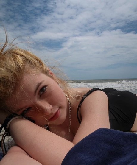 hairy teen pussy onlyfans hot porn image