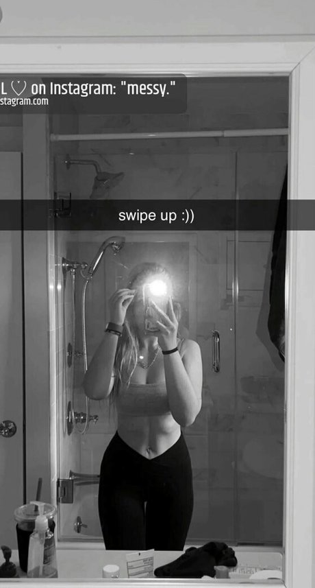 Elsuzannee top pornstar pictures