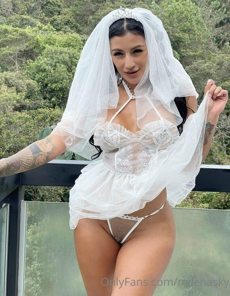 milenasky hot star images