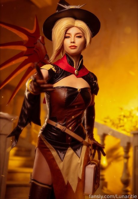 Lunaritie model high quality photo