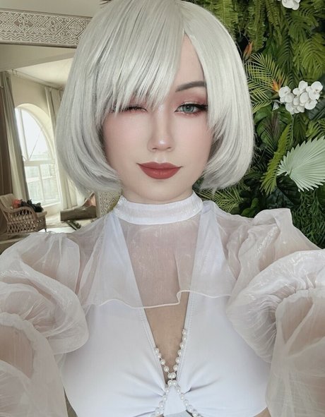 Lunaritie sex model images