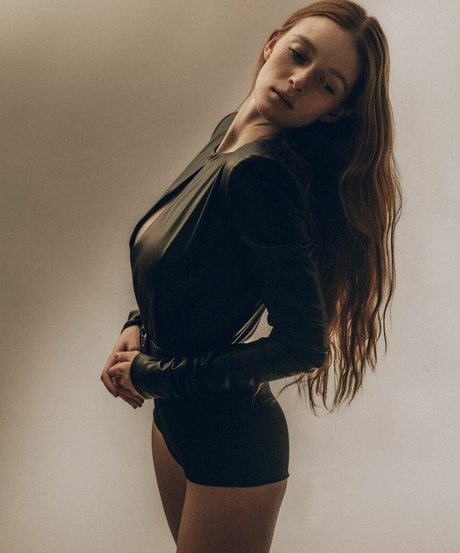 Larsen Thompson model pornographic pics