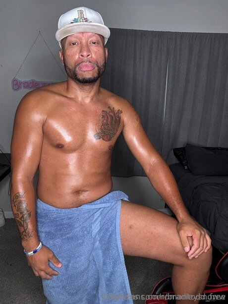 Romantodd Free art star photo