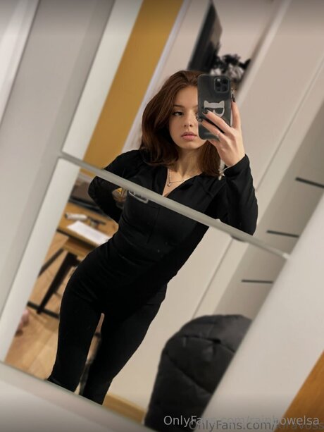 Rainbowelsa perfect actress pic