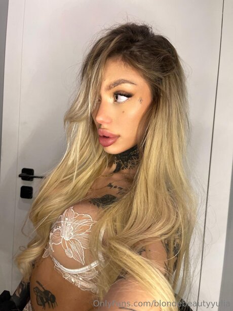 Nikolnatu porn star photo