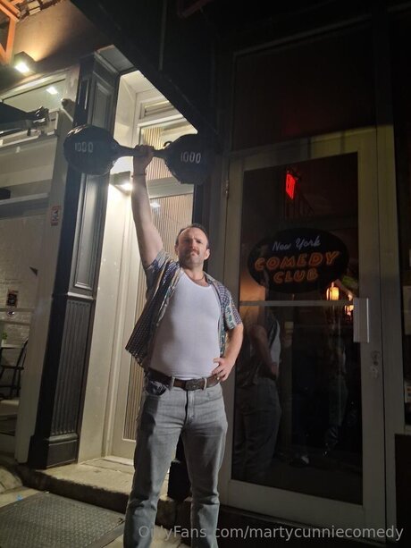 Martycunniecomedy pornstar nude picture