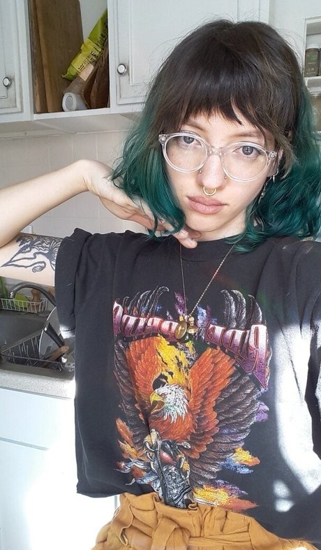 Pleasequietdown nudes star image