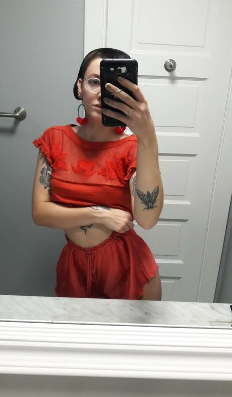 Pleasequietdown art actress photo