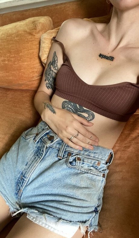 Pleasequietdown high quality pornstar pic