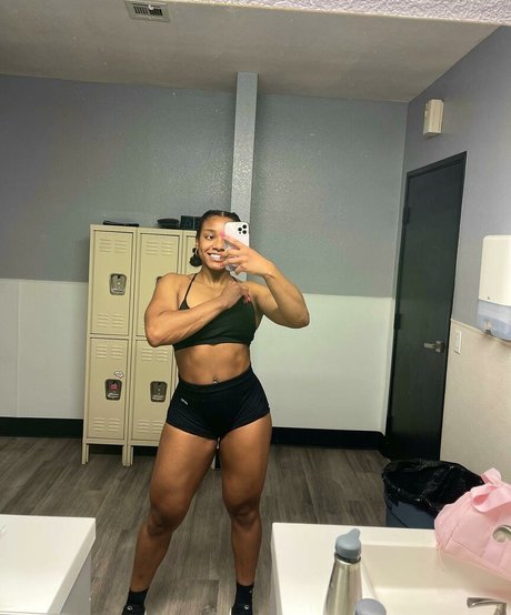 aaaaayevuh adult actress pics