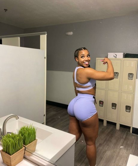 aaaaayevuh model erotic images