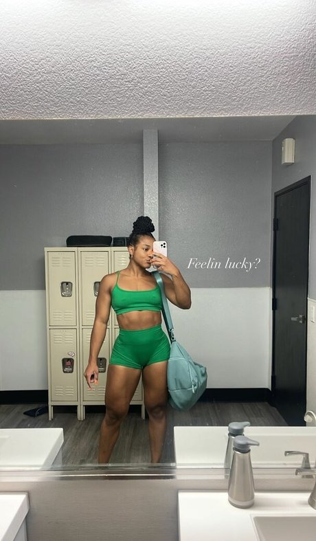 aaaaayevuh sex star pic