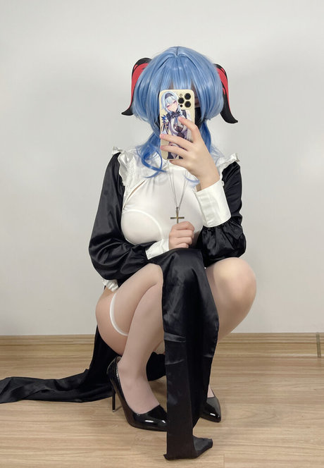 Terebi Dancho model erotic photos