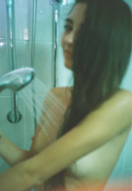 Coco Allen sexy star images