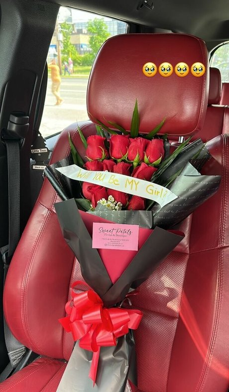 KCdoll star porn image