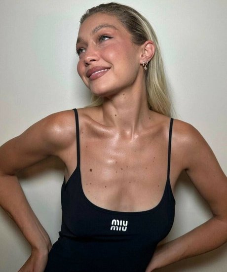 Gigi Hadid porn model pics