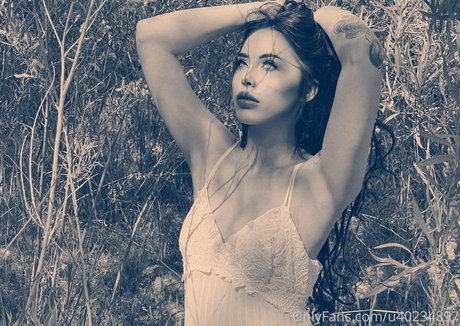 Deavanclegg1 nude star galleries