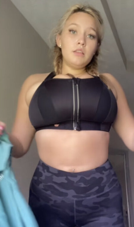 ohhhayitstay model erotic pics