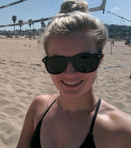 Elyse Willems Profile photo