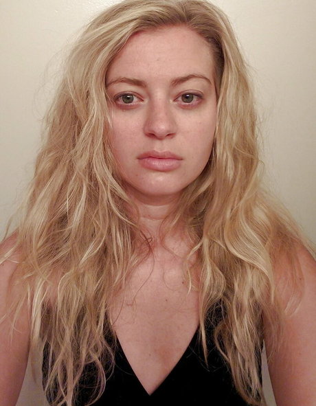 Elyse Willems free star pictures