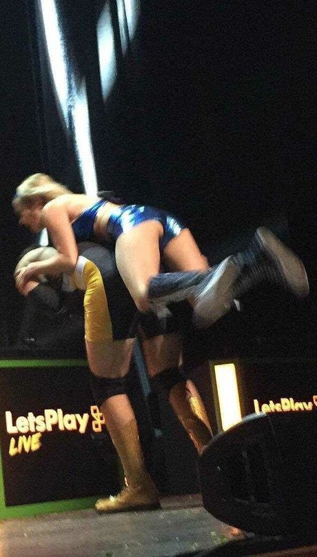 Elyse Willems naked pornstar pic