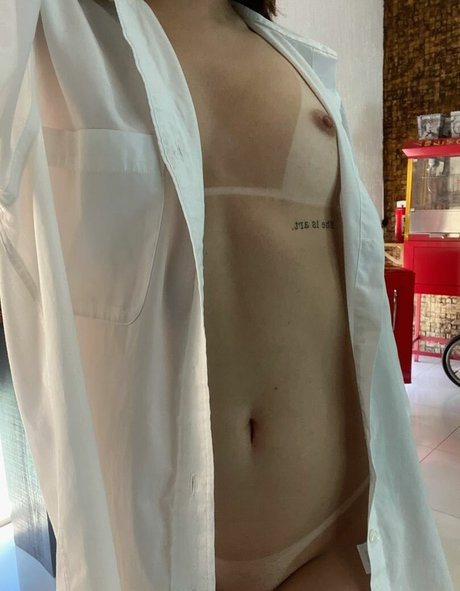 Larissinharp adult star picture