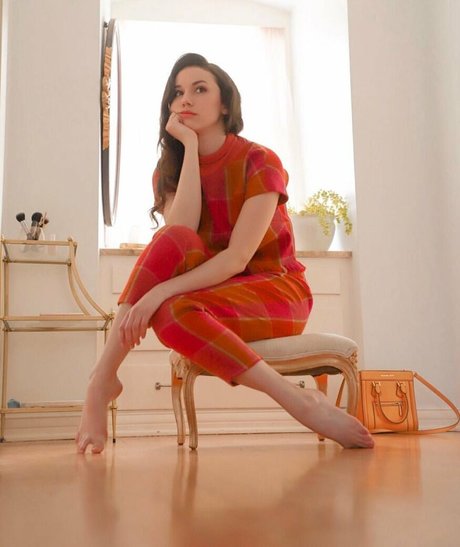 Grace Caroline Currey star images