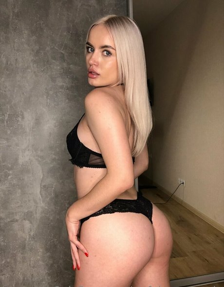 sinful monro vip pretty pornstar image