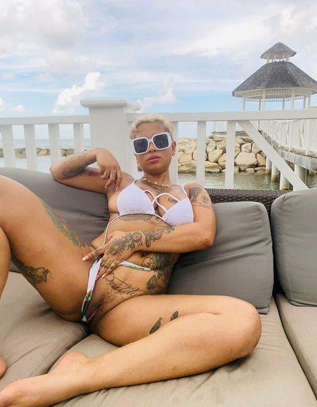 comedian onlyfans art nude archive