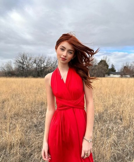 Sicily Rose pretty star picture