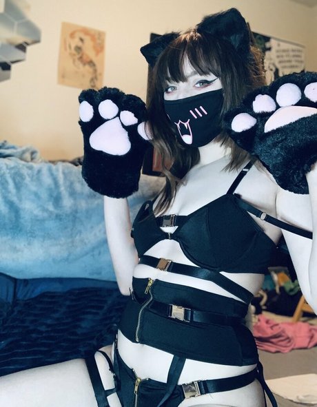 asian feet onlyfans naked image