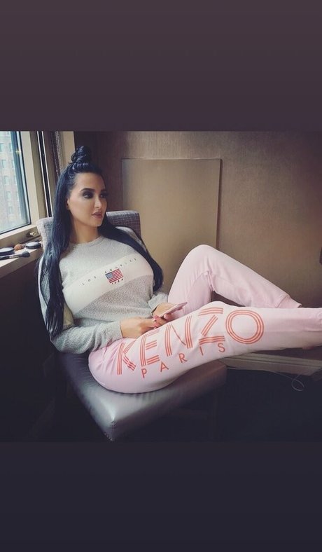 amyanderssen model adult photos