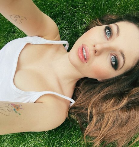 Sammi Hanratty pornstar free image