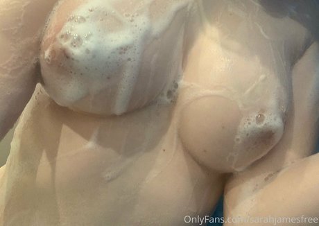 sarahjamesfree naked actress photo
