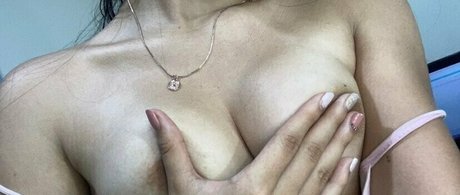 isamu22 model xxx galleries