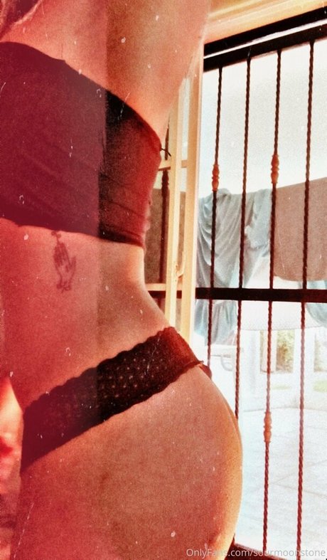 sourmoonstone xxx model picture