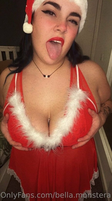 bella monstera free model picture