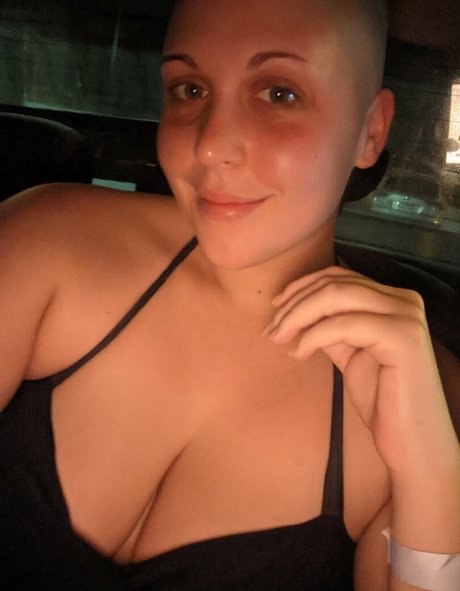 og bettyboob free model naked photo