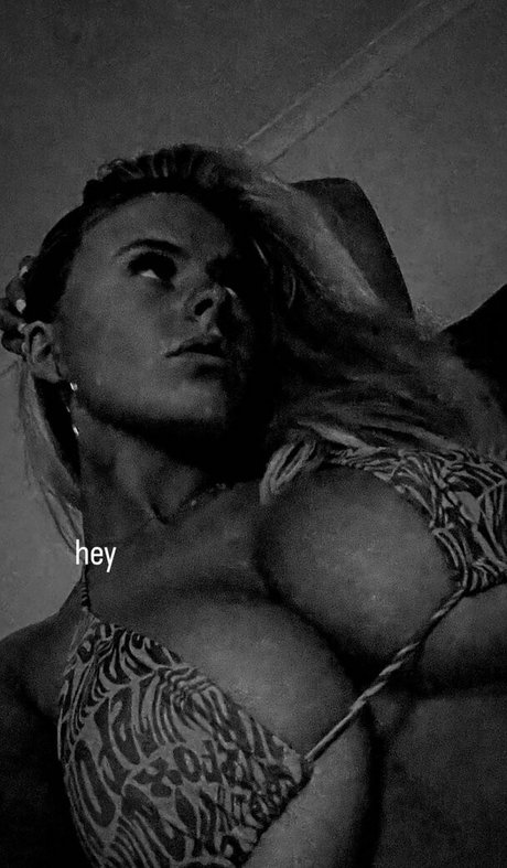 Kerri Gribble model pic