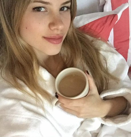 Halston Sage free pornstar galleries